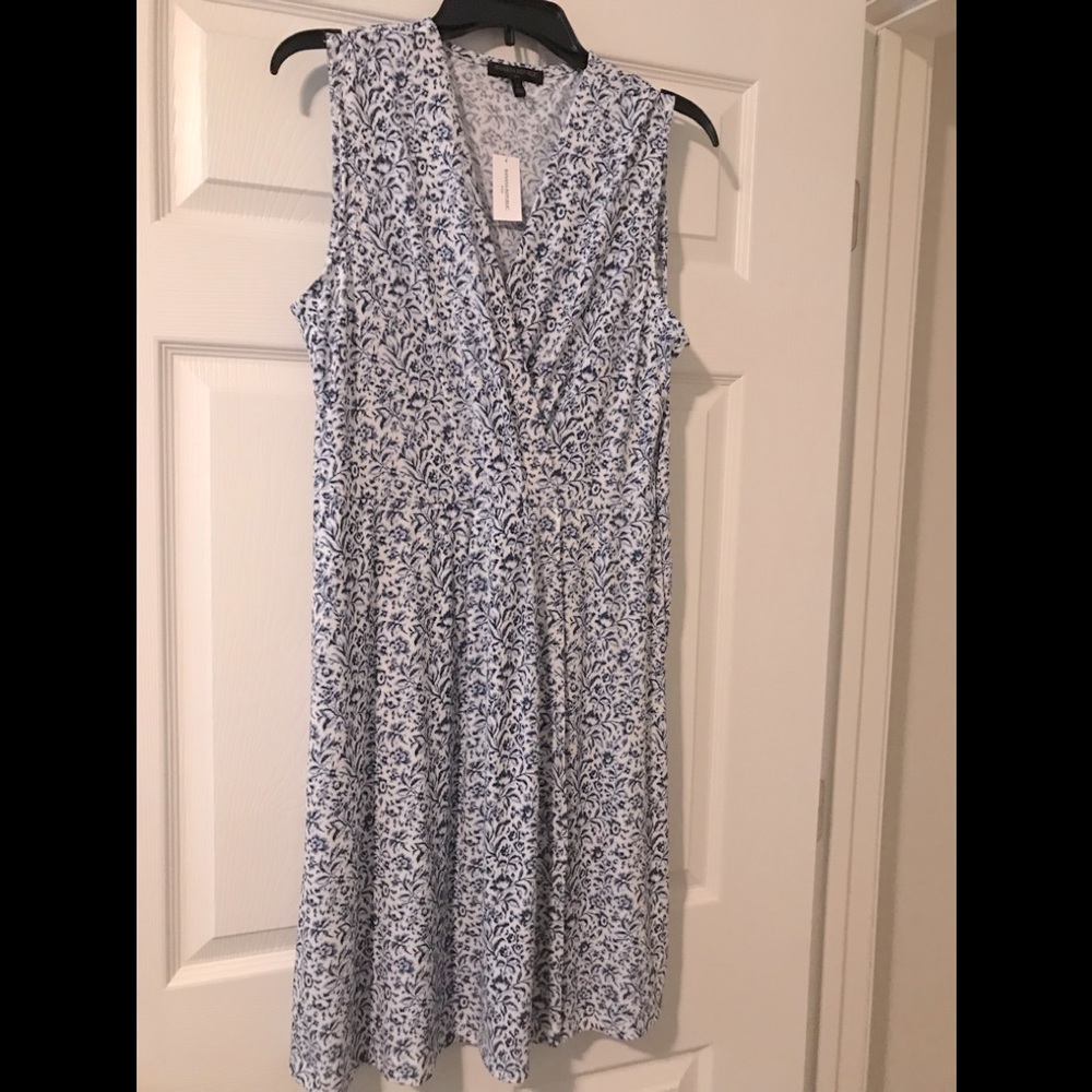 Banana Republic women’s mock wrap sleeveless dress